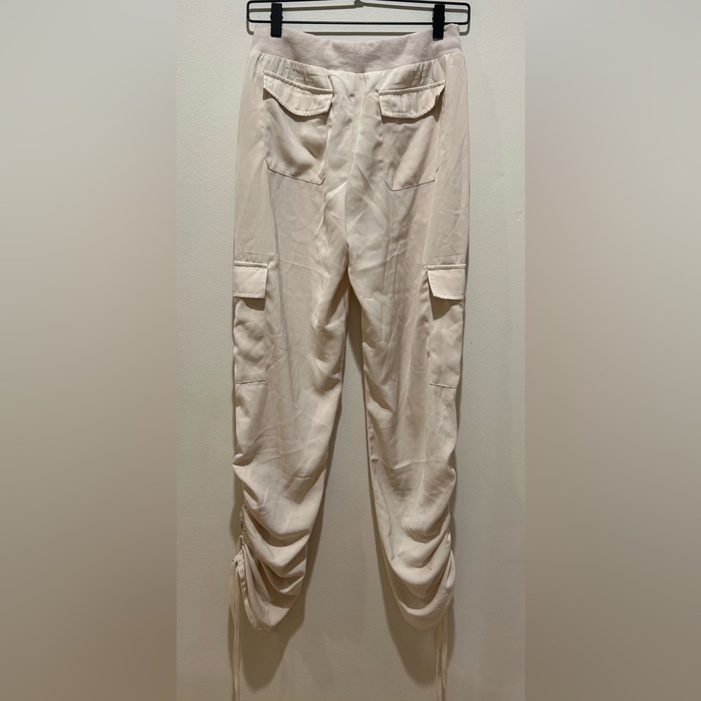 Superdown Beige Cream Silky Feel Lightweight Cargo Pants - Women’s Size Small - Picture 2 of 8
